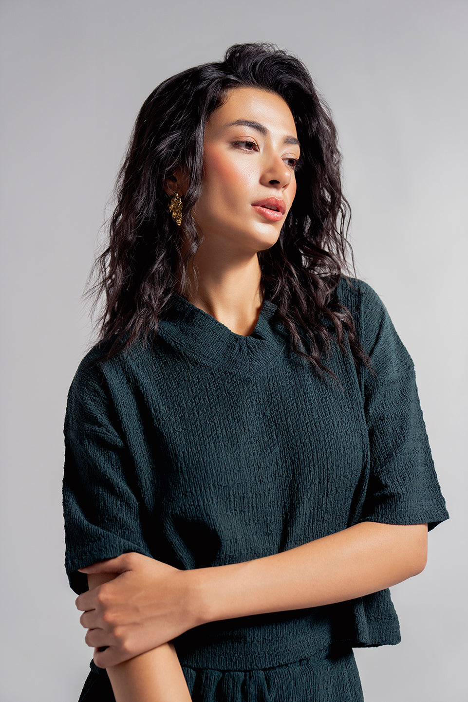 V NECK CROPPED SHIRT