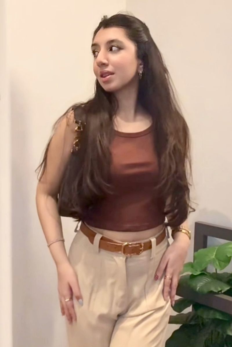 SCOOP NECK CROP TANK - BROWN