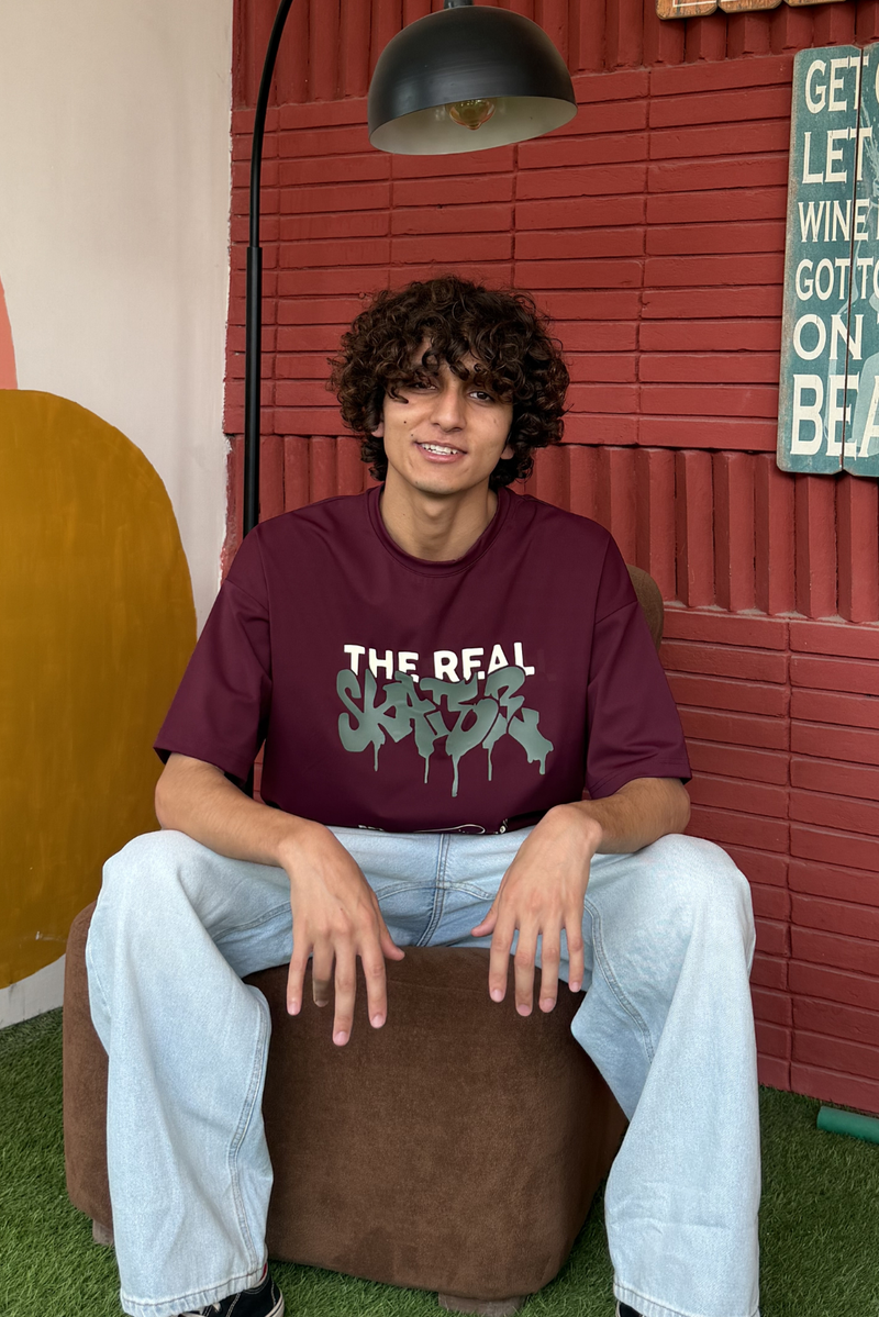 SKATER GRAPHIC TEE