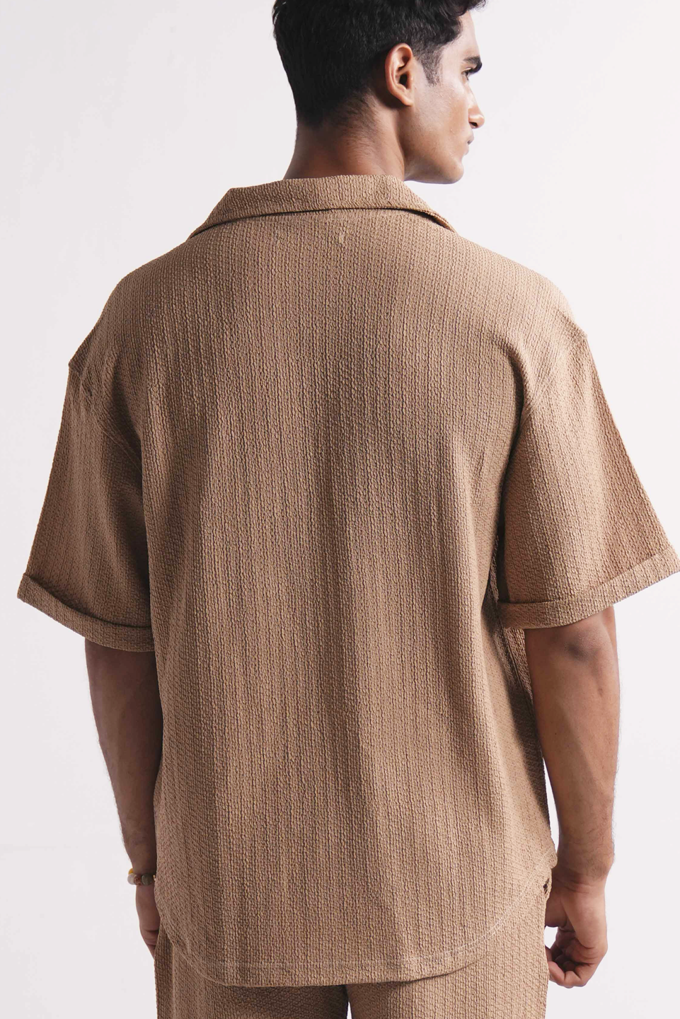 TEXTURED BUTTON UP SHIRT