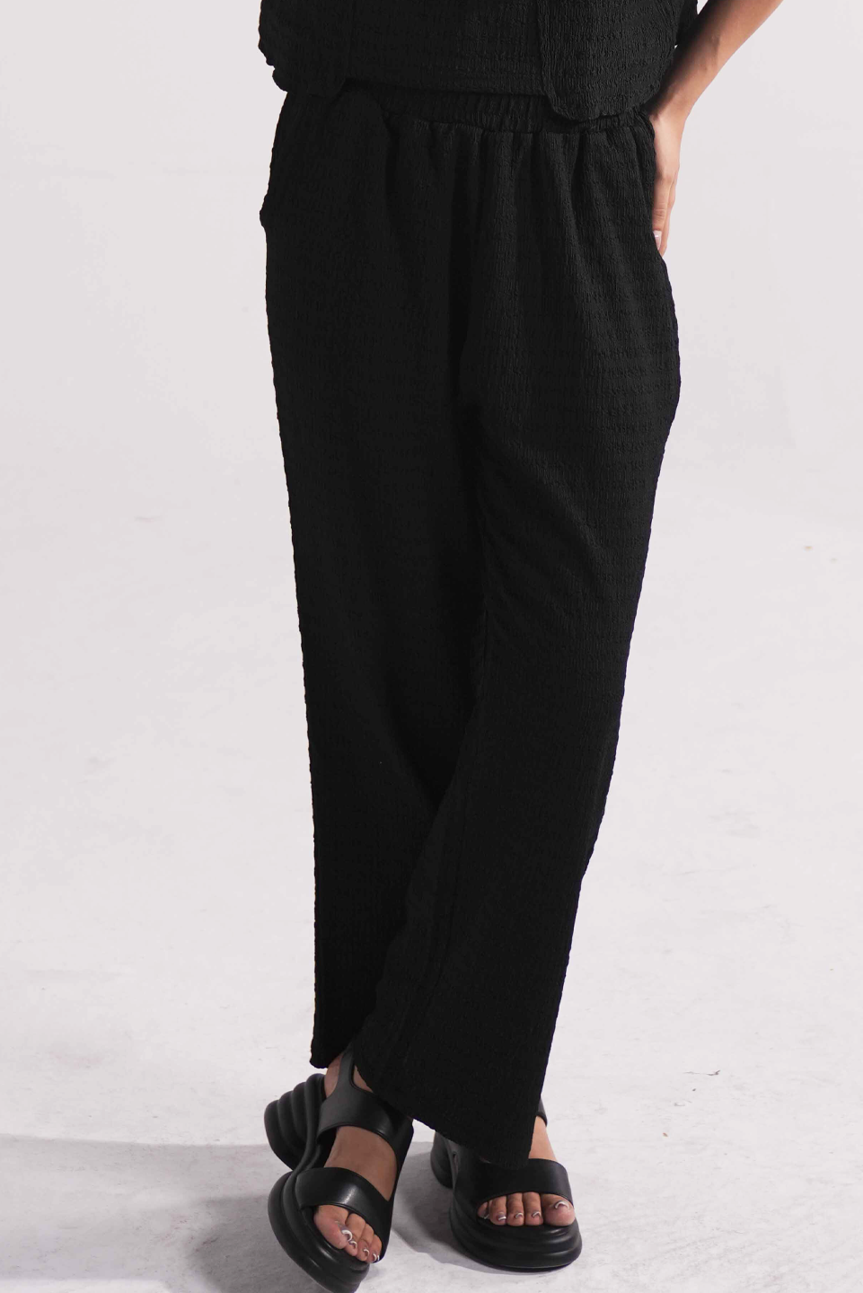 black textured wide leg pants for women in Pakistan