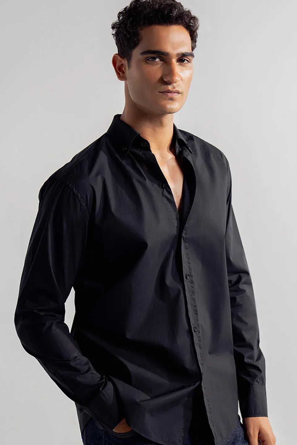 black button down casual shirt for men